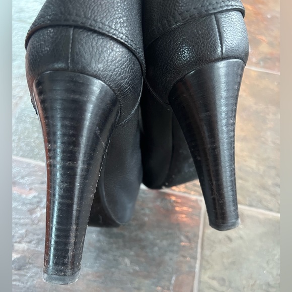 LOUlS VUITTON Grained Goatskin ankle boots size 39 - Picture 6 of 7